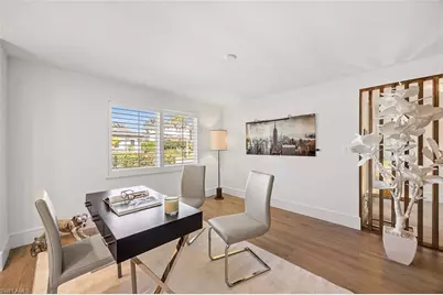 688 Parkview Ln, Naples, FL 34103 - Photo 7