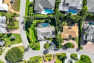 688 Parkview Ln, Naples, FL 34103 - Photo 27