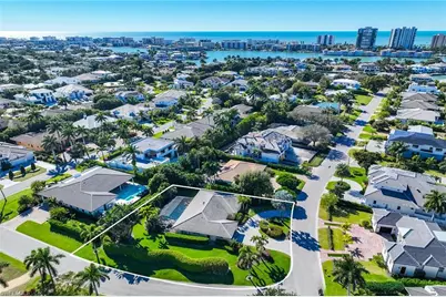 688 Parkview Ln, Naples, FL 34103 - Photo 29