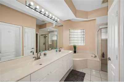 934 Marble Dr, Naples, FL 34104 - Photo 19