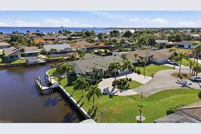 2544 SE 23rd Pl, Cape Coral, FL 33904 - Photo 3