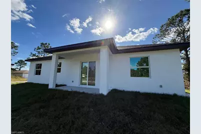 1121 Florence St E, Lehigh Acres, FL 33974 - Photo 9