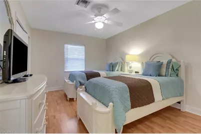 562 Goldcoast Ct, Marco Island, FL 34145 - Photo 13