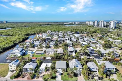 1285 Grand Canal Dr, Naples, FL 34110 - Photo 3