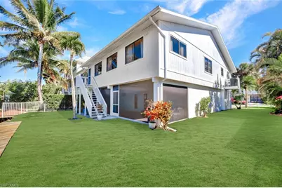 1285 Grand Canal Dr, Naples, FL 34110 - Photo 37