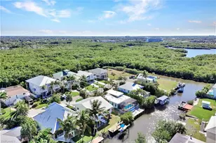 1285 Grand Canal Dr, Naples, FL 34110 - Photo 27