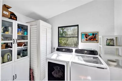 1285 Grand Canal Dr, Naples, FL 34110 - Photo 23