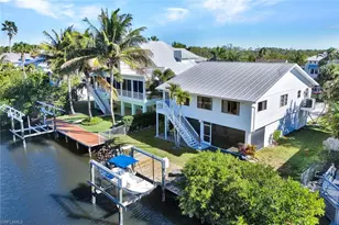 1285 Grand Canal Dr, Naples, FL 34110 - Photo 25