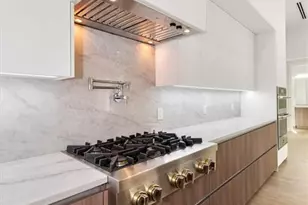 5080 Hickory Wood Dr, Naples, FL 34119 - Photo 9