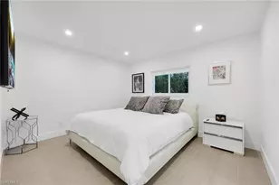 10002 Vanderbilt Dr, Naples, FL 34108 - Photo 21