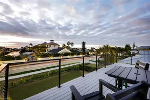 10002 Vanderbilt Dr, Naples, FL 34108 - Photo 27