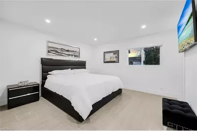 10002 Vanderbilt Dr, Naples, FL 34108 - Photo 17