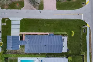 10002 Vanderbilt Dr, Naples, FL 34108 - Photo 31