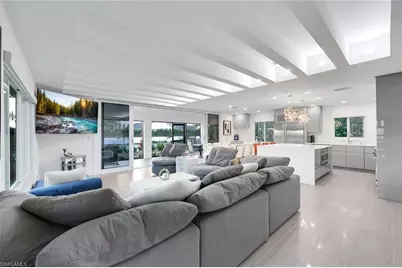 10002 Vanderbilt Dr, Naples, FL 34108 - Photo 11