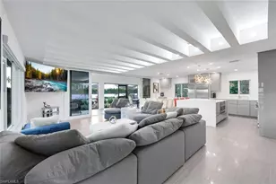 10002 Vanderbilt Dr, Naples, FL 34108 - Photo 11