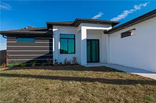405 Kismet Pkwy E, Cape Coral, FL 33909 - Photo 7