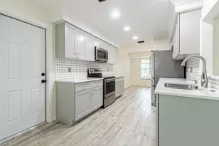 62 Lanai Cir, Naples, FL 34112 - Photo 7