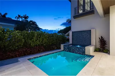 835 11th Ave S, Naples, FL 34102 - Photo 15