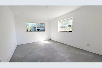 5279 Stratford Ct, Cape Coral, FL 33904 - Photo 9