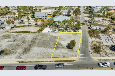 111 Coconut Dr, Fort Myers Beach, FL 33931 - Photo 3