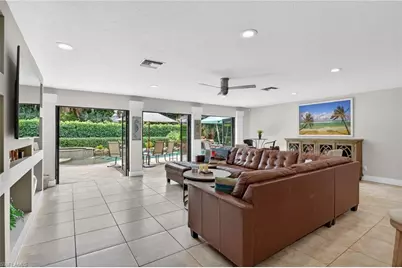 542 92nd Ave N, Naples, FL 34108 - Photo 7