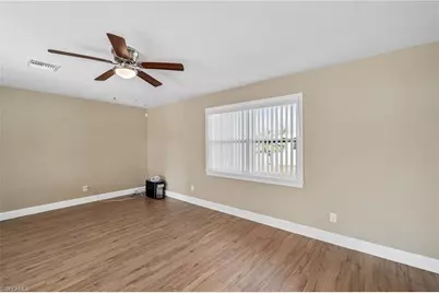 922 SE 27th Ter, Cape Coral, FL 33904 - Photo 7