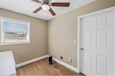 922 SE 27th Ter, Cape Coral, FL 33904 - Photo 23