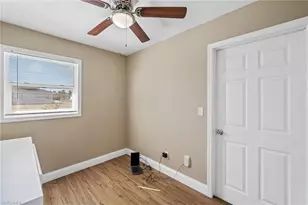 922 SE 27th Terrace, Cape Coral, FL 33904 - Photo 23