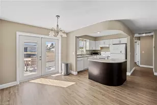 922 SE 27th Terrace, Cape Coral, FL 33904 - Photo 11