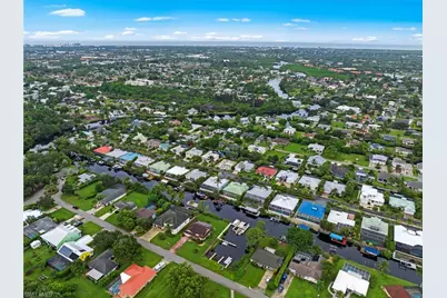 27153 Barefoot Ln, Bonita Springs, FL 34135 - Photo 49