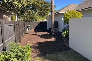 2264 Outrigger Ln, Naples, FL 34104 - Photo 17