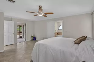 2264 Outrigger Ln, Naples, FL 34104 - Photo 9