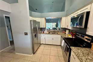 501 Lake Louise Cir, Naples, FL 34110 - Photo 5