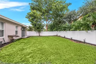 8260 Laurel Lakes Blvd, Naples, FL 34119 - Photo 37