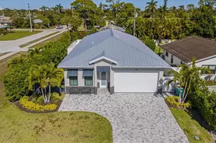 803 92nd Ave N, Naples, FL 34108 - Photo 3