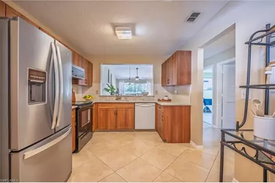 613 Squire Cir #204, Naples, FL 34104 - Photo 5