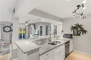 555 Park Shore Dr, Naples, FL 34103 - Photo 17