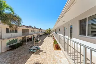 582 Broad Ave S, Naples, FL 34102 - Photo 27