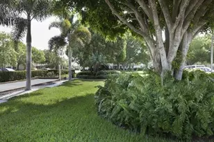 582 Broad Ave S, Naples, FL 34102 - Photo 31