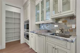 2250 Crayton Rd, Naples, FL 34103 - Photo 27