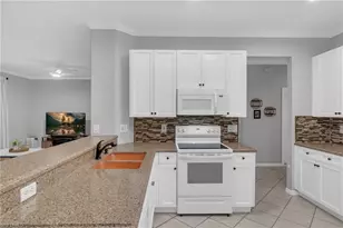 11239 Lakeland Cir, Fort Myers, FL 33913 - Photo 5