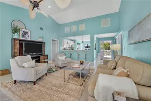 508 Courtside Dr, Naples, FL 34105 - Photo 3