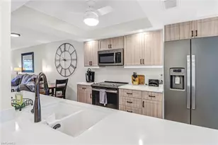828 Gulf Pavilion Dr, Naples, FL 34108 - Photo 7