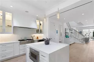 1021 6th St S, Naples, FL 34102 - Photo 3