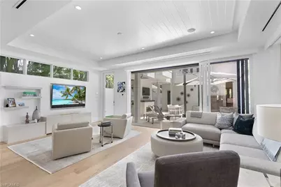 1021 6th St S, Naples, FL 34102 - Photo 11