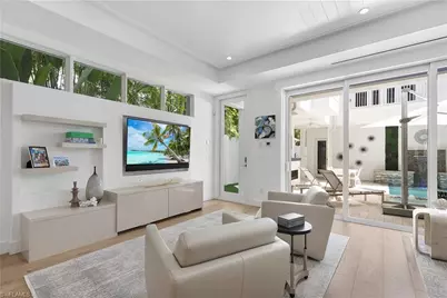 1021 6th St S, Naples, FL 34102 - Photo 9