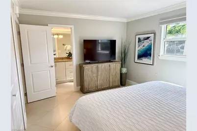 960 7th St S #202, Naples, FL 34102 - Photo 7