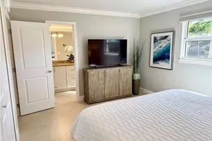 960 7th St S, Naples, FL 34102 - Photo 7