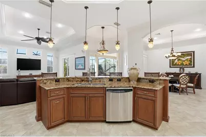 430 Saddlebrook Ln, Naples, FL 34110 - Photo 9