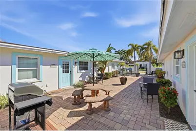 559 105th Ave N, Naples, FL 34108 - Photo 3